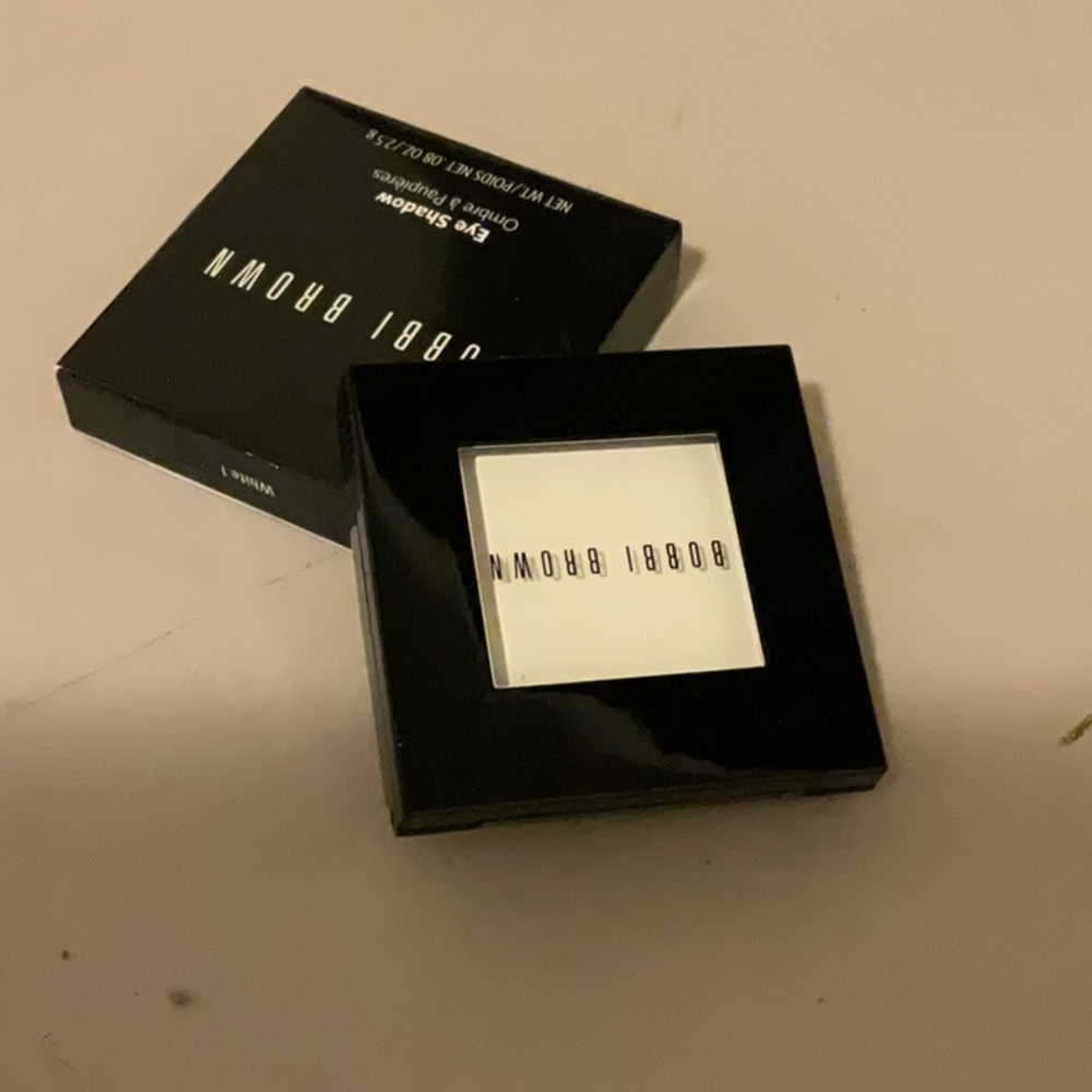 NEW IN BOX Bobbi Brown Eye Shadow in white - DISCONTINUED